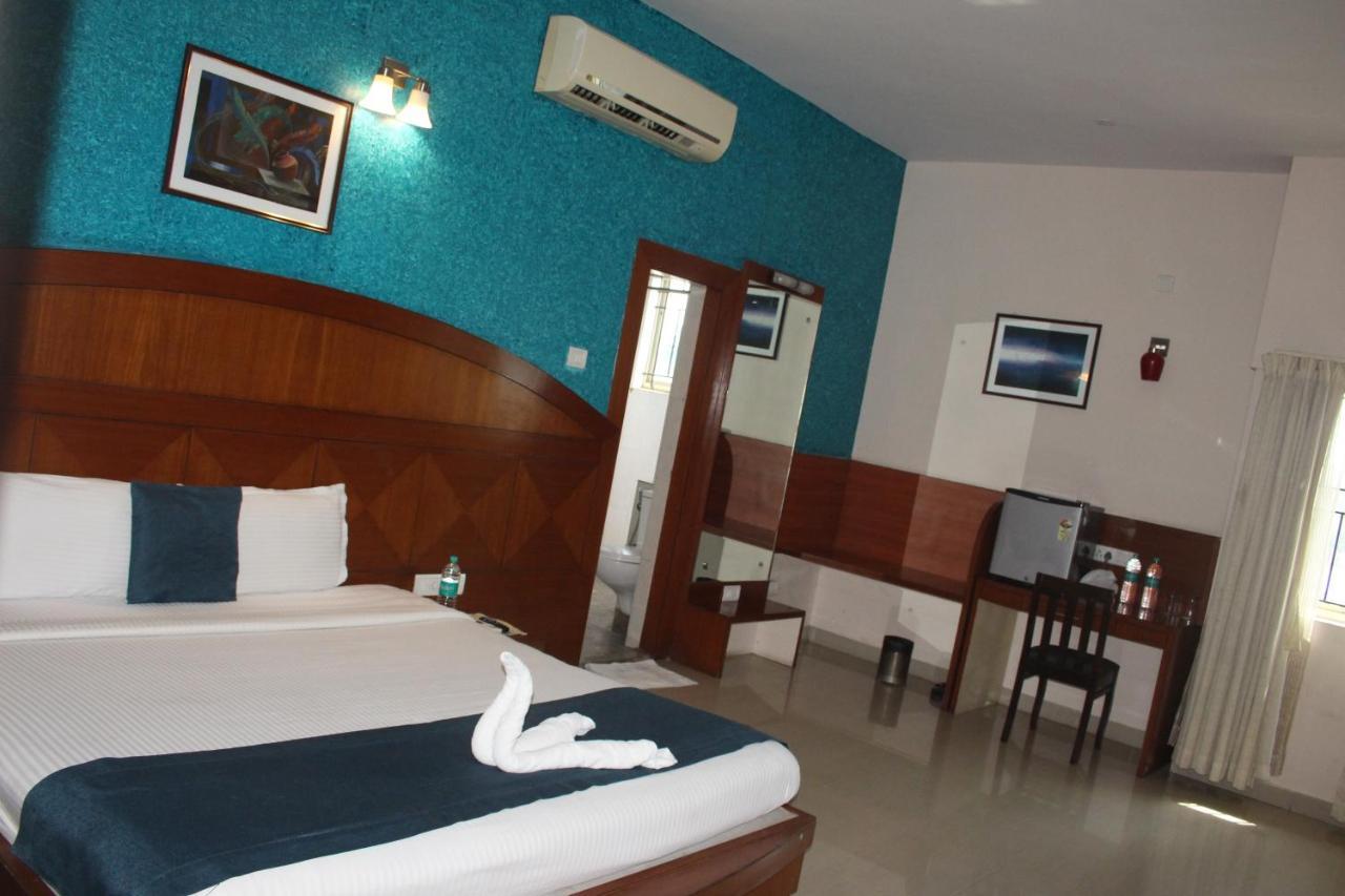 Hotel Stay By The Way Mysore Exterior foto