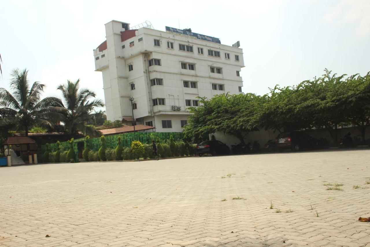 Hotel Stay By The Way Mysore Exterior foto